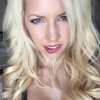 LisaBetjexxHott