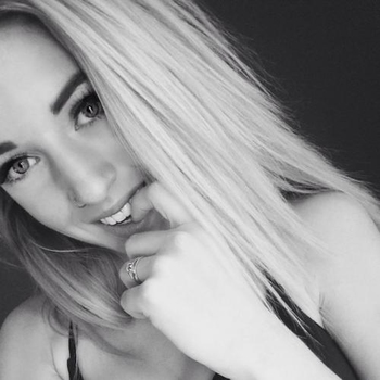 Blondestootxxx