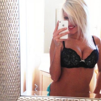 blondestootyo