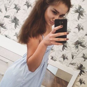 PrettyPamel4