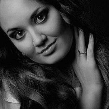 Alida8602