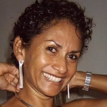 Kiara119700830