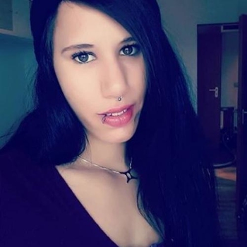 piercingLips_